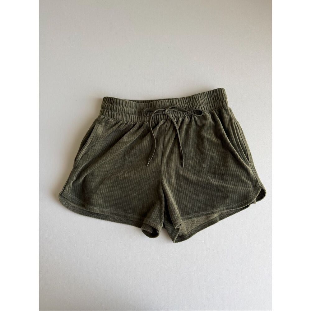 Justify Velvet shorts with pockets Women’s Medium.